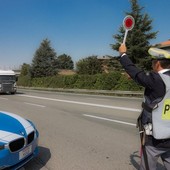 Sparò perché aggredito a martellate sull'Ivrea-Santhia, indagato poliziotto: &quot;Inaccettabile&quot;