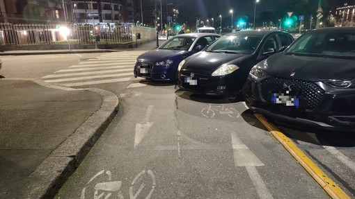 Auto su ciclabile