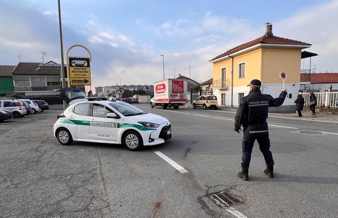 Un 'furbetto del volante' scoperto dalla Polizia locale di Nichelino