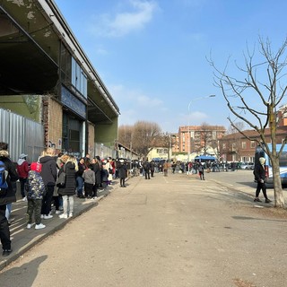 Ufficio Immigrazione, spunta una soluzione: la Circoscrizione 7 offre una sala per “alleggerire corso Verona”