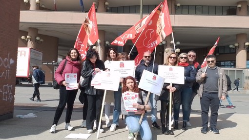 Sciopero al tribunale, l'urlo di fonici e trascrittori che in aula curano gli atti dei processi: &quot;Fondamentali, ma fantasmi&quot; [VIDEO]