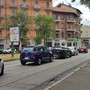 Parcheggiare a centro strada vizio che non passa di moda, specie tra Campidoglio e Parella