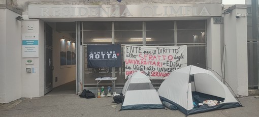 Edisu rinvia lo sfratto della studentessa dopo la protesta dei suoi compagni