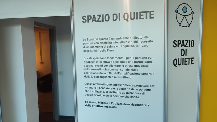 Salone “impossibile” per le persone autistiche: lo sfogo dell'attivista Lunny: “Ko dopo poche ore”