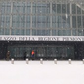 palazzo della regione sotto la neve