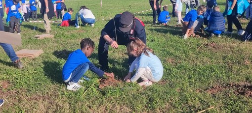 Al parco Colonnetti nato il bosco piantato dai bambini