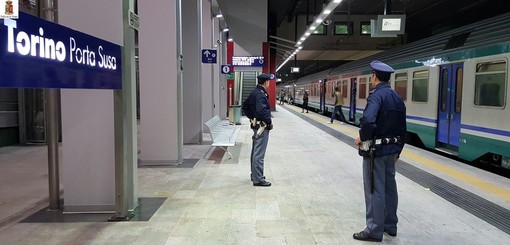 Agenti della Polizia Ferroviaria in azione