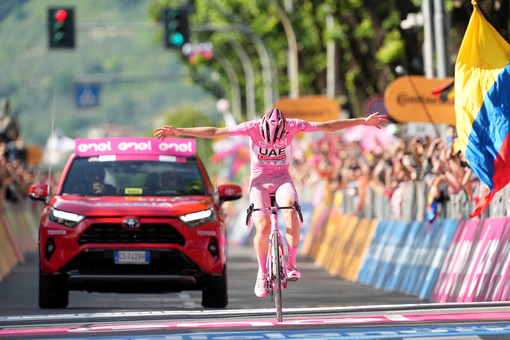 L'ultimo vincitore del Giro, lo sloveno Tadej Pogacar, in maglia rosa