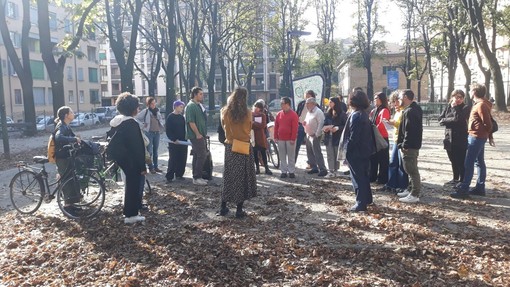 Le passeggiate per segnalare gli immobili vuoti da restituire alla collettività ad Aurora e Barriera di Milano