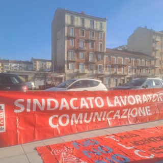 protesta sindacale davanti al Grattacielo della Regione