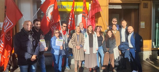 Contro la chiusura dei cinque uffici postali di Torino, presidio in via Nizza