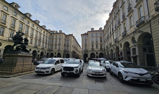 A Torino l'8 marzo mimose e buoni sconti per il taxi