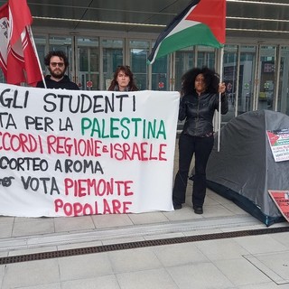 Potere al Popolo: blitz al Palazzo della Regione in sostegno degli studenti pro Palestina