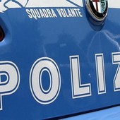 Ambulante abusivo scoperto in Corso Racconigi: vendeva oggetti e vestiti nonostante l'ordine di espulsione