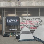 Edisu rinvia lo sfratto della studentessa dopo la protesta dei suoi compagni