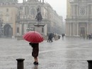 Meteo, ancora pioggia in città e neve in montagna: a Torino è allerta gialla