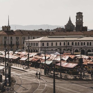 porta palazzo - foto di archivio