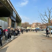 Ufficio Immigrazione, spunta una soluzione: la Circoscrizione 7 offre una sala per “alleggerire corso Verona”