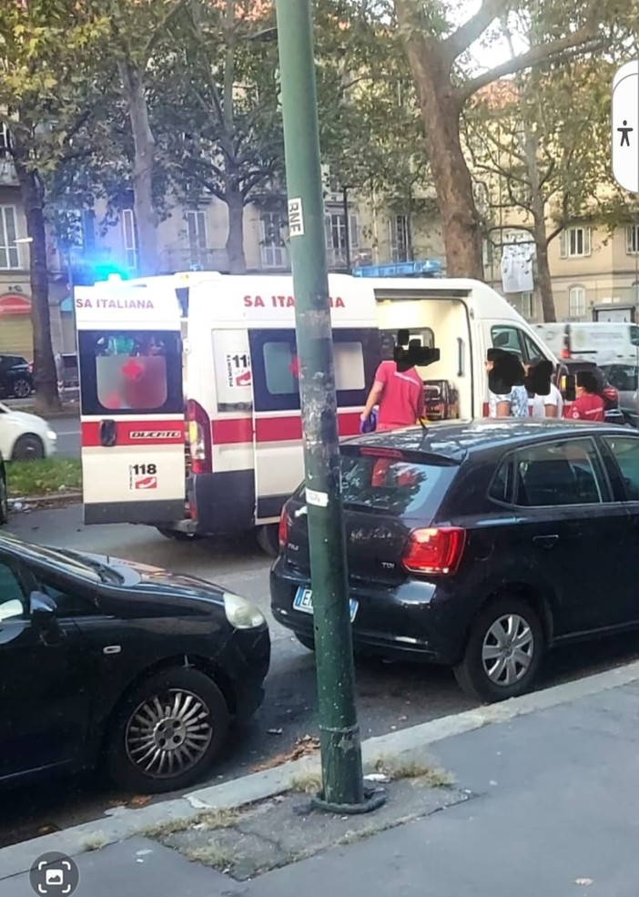 polizia e ambulanza dopo una rissa