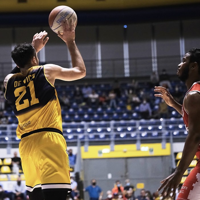 Basket: il coach della Reale Mutua non sarà più Edoardo Casalone