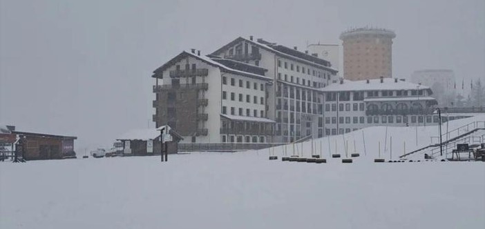 Ecco la neve: imbiancato il Canavese, oltre 30 cm sulle piste da sci in Valsusa