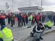 Sciopero degli operatori della logistica a Settimo Torinese