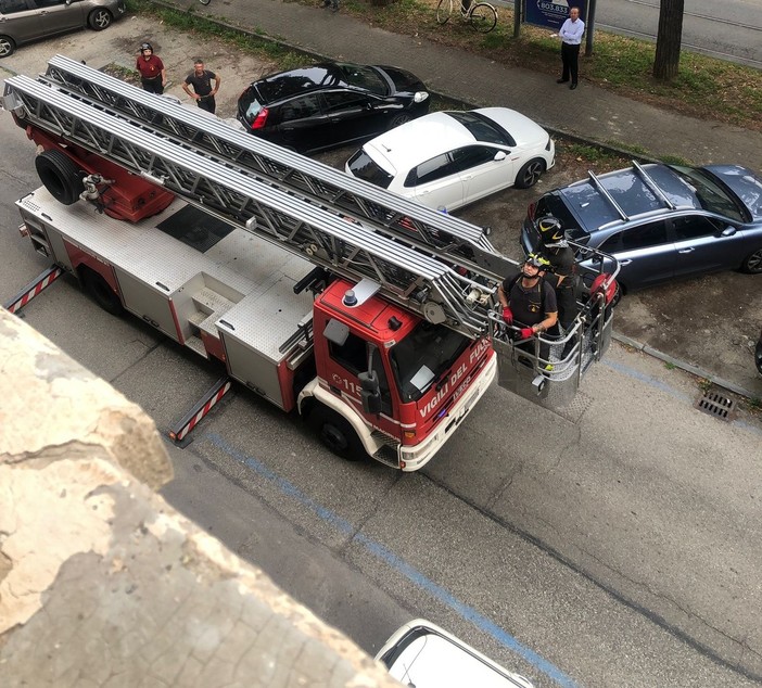 vigili del fuoco in azione