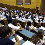 studenti in aula universitaria