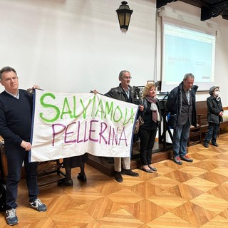 striscioni salviamo la pellerina