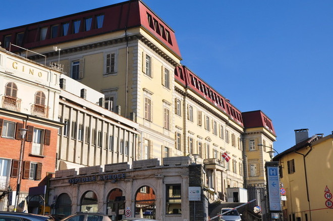 La preside di Moncalieri portata all'ospedale Santa Croce e medicata