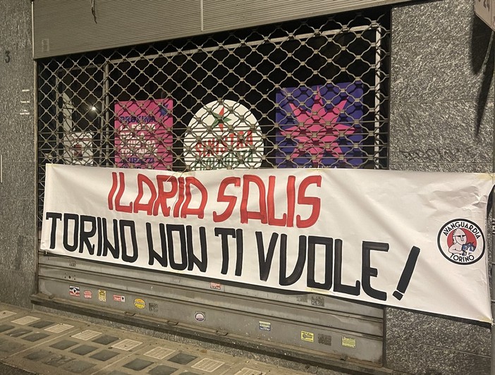 Striscioni contro Ilaria Salis, AVS: &quot;Intimidazioni gravi, ma non ci facciamo spaventare&quot;