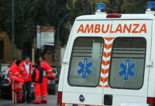 Ciclista muore travolto da un camion: il terribile incidente a Santena