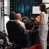 Un simulatore Alfa Romeo Tonale per i guidatori con disabilità: Stellantis lancia la novità a partire da Torino