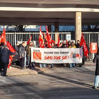 Unipol, sciopero davanti alla sede di corso Galilei: &quot;L'azienda non vuole trattare&quot;