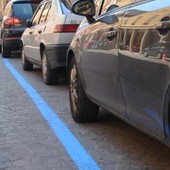 I commercianti del centro di Torino dicono no agli aumenti delle strisce blu e bus: &quot;Altro duro colpo&quot;