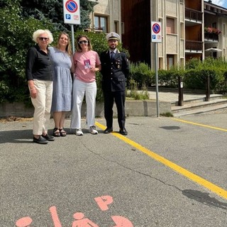 Bardonecchia, arrivano gli &quot;stalli rosa&quot; riservati alle donne in gravidanza e alle famiglie con i bambini