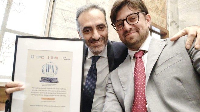 Un brevetto per migliorare la sicurezza ferroviaria: due ricercatori piemontesi vincono il premio IPA [VIDEO]