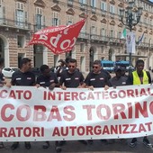 Protesta davanti alla Prefettura