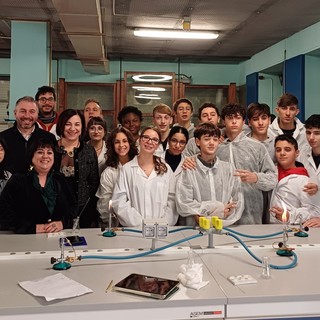 Istituto Luigi Casale, visita del vicesindaco metropolitano Suppo alla scuola che forma i chimici del futuro