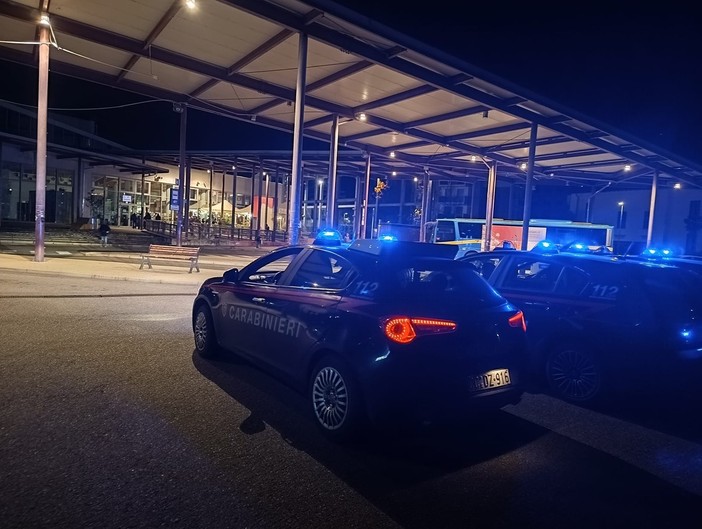 Guidava senza patente: 19enne fermato dai carabinieri davanti alla stazione di Chivasso