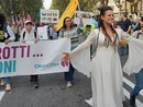 Manifestazione con attivisti per l'ambiente