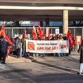 Unipol, sciopero davanti alla sede di corso Galilei: &quot;L'azienda non vuole trattare&quot;