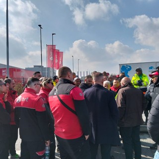 Sciopero degli operatori della logistica a Settimo Torinese