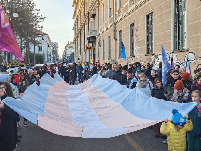 Oltre 2mila persone alla Trans* March 2024 per il Transgender Day of Remembrance