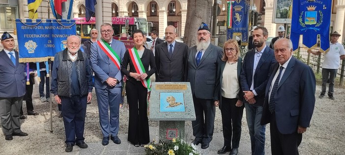 Impiccato perché partigiano: corso Vinzaglio celebra Ignazio Vian con una nuova targa