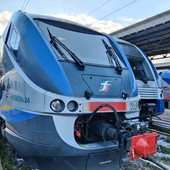 Auto bloccata vicino ai binari e blackout a Trofarello, ritardi oltre l’ora: un’altra giornata di passione per chi viaggia in treno