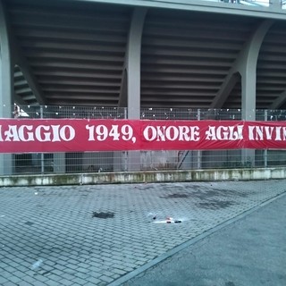 striscione appeso al Filadelfia