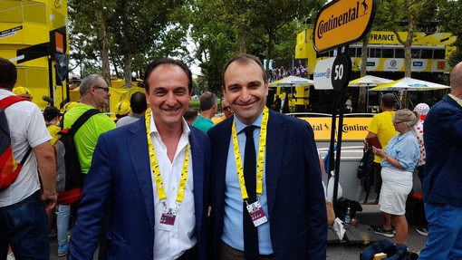 Il Tour de France arriva e Torino si tuffa nel giallo