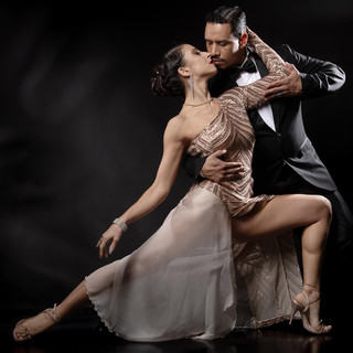 A Villa Chiuminatto, la Milonga del Bene con i campioni europei di tango Sara Lupparelli e Byron Torres