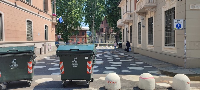 I residenti contro l'isola pedonale di via Sant'Ottavio: &quot;È una discarica a cielo aperto&quot;